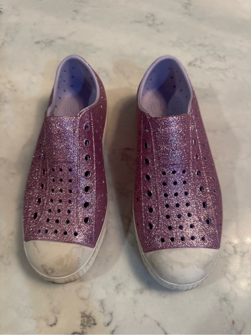 Native Shoes Kids Glitter Slip-On Water Shoes - Purple size 2